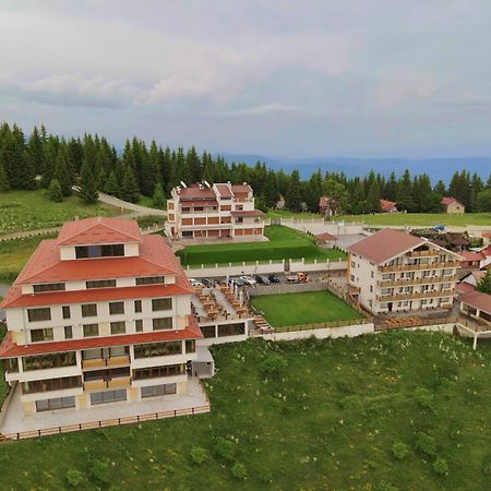 Magnolija Resort Ponikva Kocsani Kültér fotó